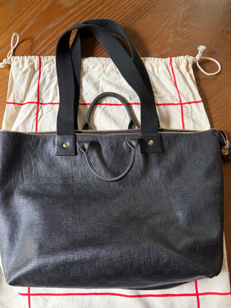 Euc Clare V Le Zip Sac Black Embossed Woven Print Leather Tote Bag